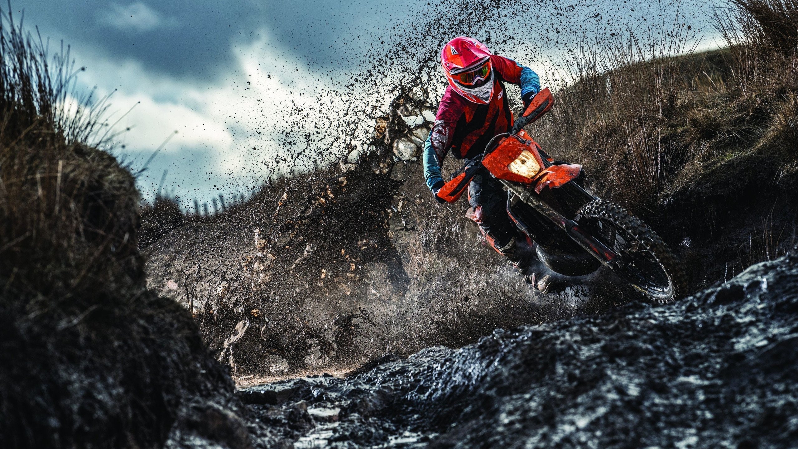 NBA常规赛尼克斯加时险胜热火 布伦森砍下生涯新高带队取胜，nba尼克斯赛程表